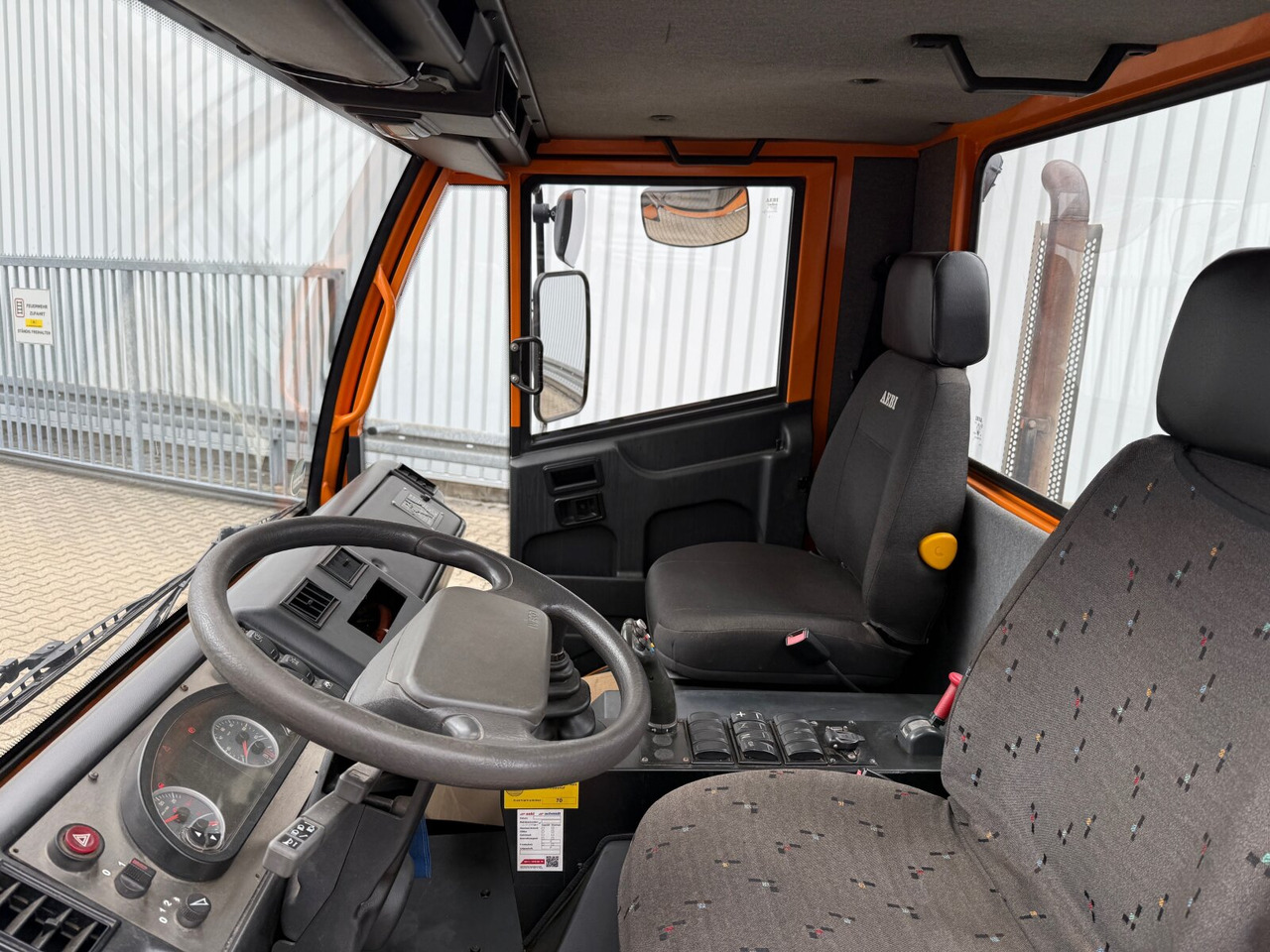 AEBI Schmidt MT750 4x4 AEBI Schmidt MT750 4x4, City-Abroller, Winterdienstausstattung, 2x AHK - Camião polibenne: foto 3 AEBI Schmidt MT750 4x4 AEBI Schmidt MT750 4x4, City-Abroller, Winterdienstausstattung, 2x AHK - Camião polibenne: foto 3