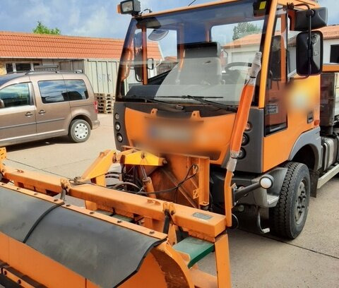 AEBI Schmidt MT750 4x4 AEBI Schmidt MT750 4x4, Winterdienstausstattung - Camião basculante: foto 1 AEBI Schmidt MT750 4x4 AEBI Schmidt MT750 4x4, Winterdienstausstattung - Camião basculante: foto 1