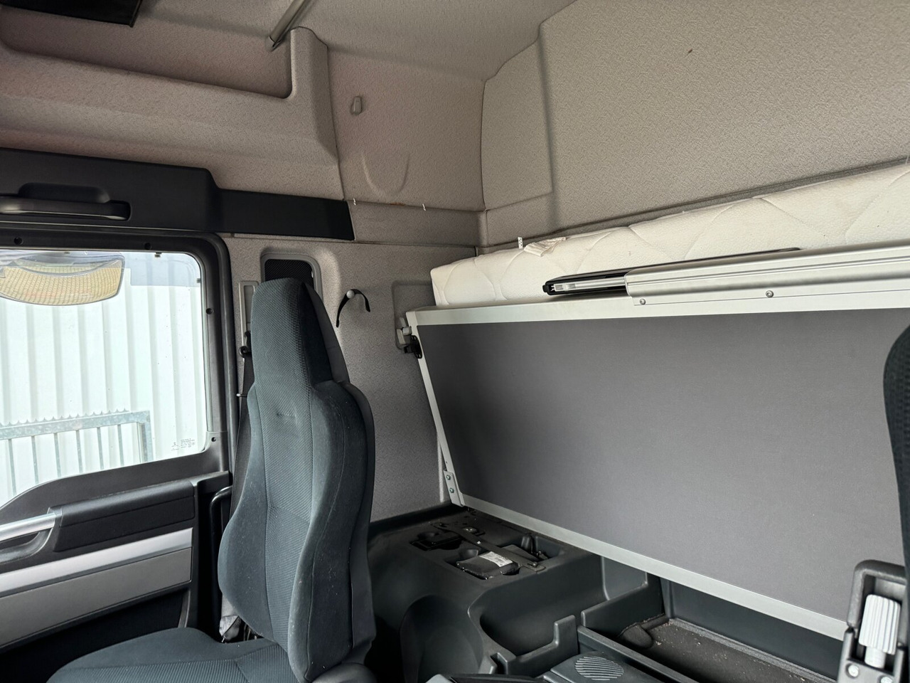 MAN TGX 18.360 4x2 LL TGX 18.360 4x2 LL, XLX-Fahrerhaus - Camião: foto 5 MAN TGX 18.360 4x2 LL TGX 18.360 4x2 LL, XLX-Fahrerhaus - Camião: foto 5