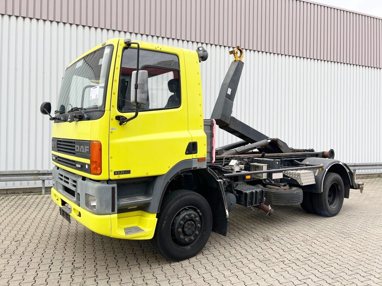 DAF 65.210 4x4 65.210 4x4 - Camião polibenne: foto 1 DAF 65.210 4x4 65.210 4x4 - Camião polibenne: foto 1