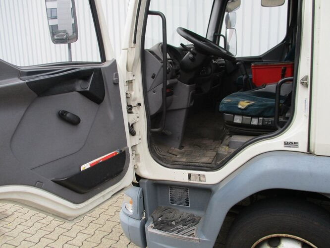 Fotografia de interior 1: Locação financeira de DAF DAF AE 45.150 LF Plane Spriegel LBW DAF AE 45.150 LF 4x2, Plane Spriegel LBW DAF DAF AE 45.150 LF Plane Spriegel LBW DAF AE 45.150 LF 4x2, Plane Spriegel LBW