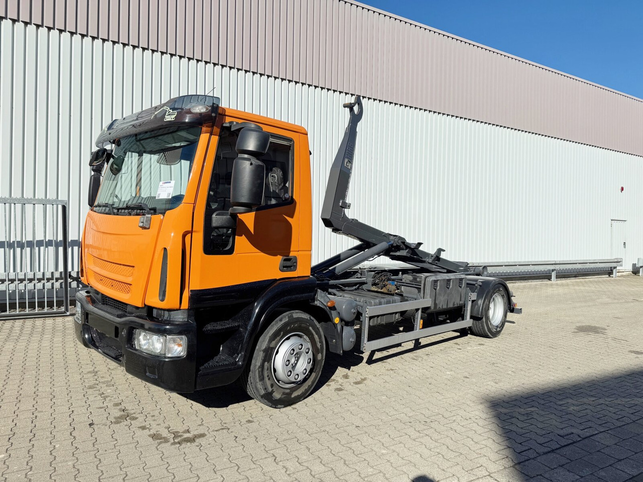 Euro Cargo 160E25 4x2 Euro Cargo 160E25 4x2, HIAB Abroller - Camião polibenne: foto 1 Euro Cargo 160E25 4x2 Euro Cargo 160E25 4x2, HIAB Abroller - Camião polibenne: foto 1