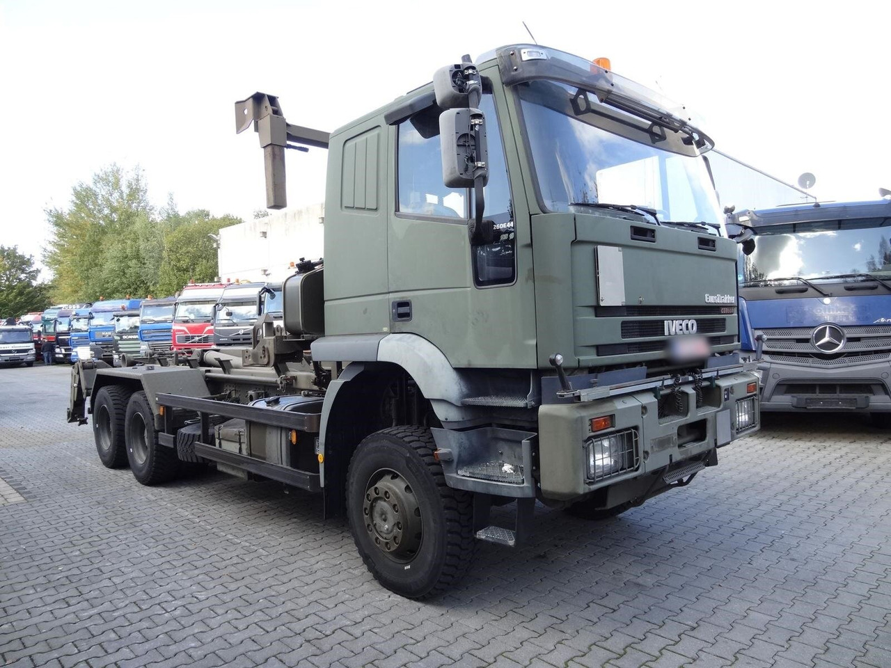 EuroTrakker 260E44W 6X6 EuroTrakker 260E44W 6X6, Retarder, ADR - Camião polibenne: foto 2 EuroTrakker 260E44W 6X6 EuroTrakker 260E44W 6X6, Retarder, ADR - Camião polibenne: foto 2