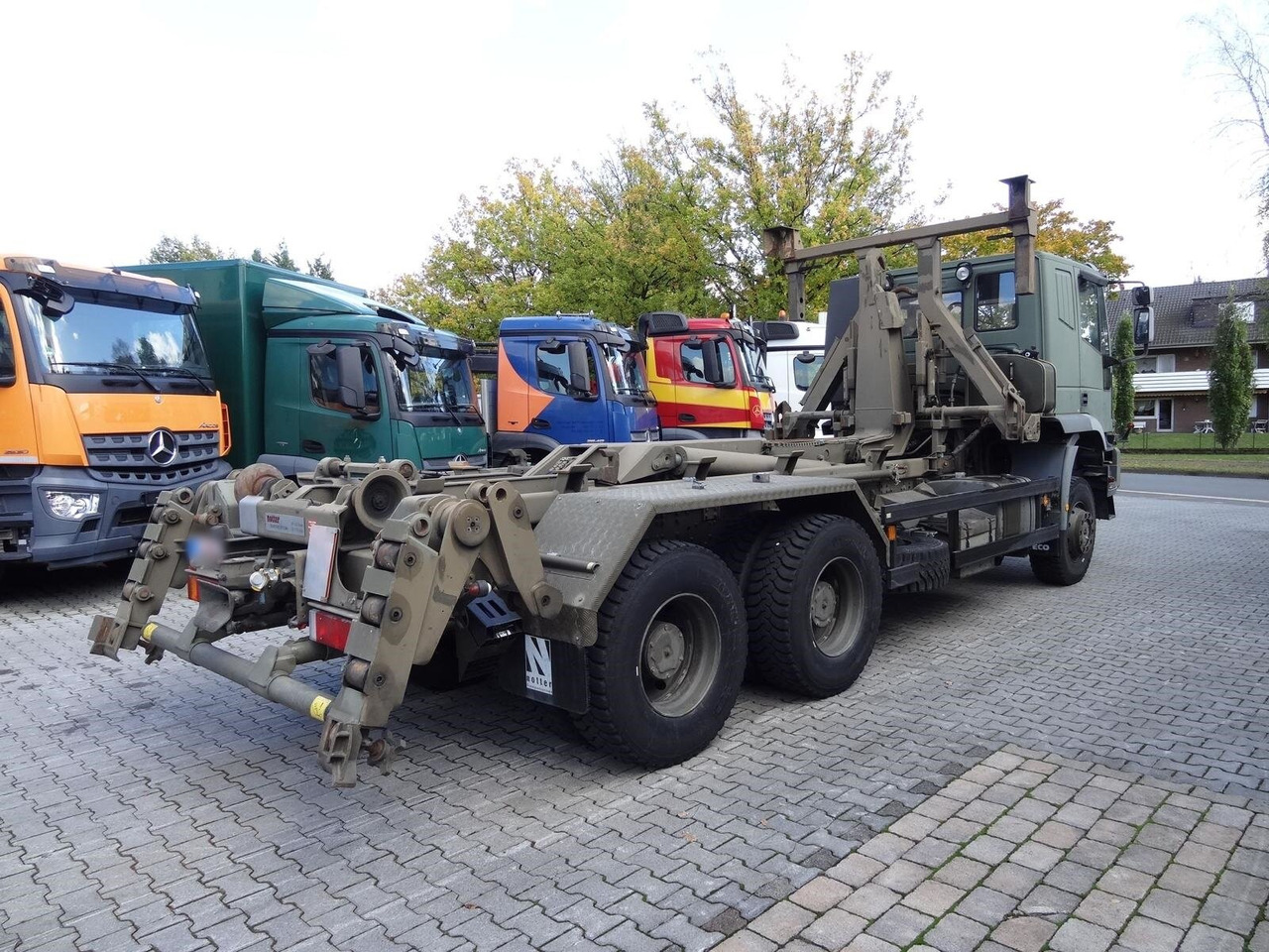 EuroTrakker 260E44W 6X6 EuroTrakker 260E44W 6X6, Retarder, ADR - Camião polibenne: foto 4 EuroTrakker 260E44W 6X6 EuroTrakker 260E44W 6X6, Retarder, ADR - Camião polibenne: foto 4