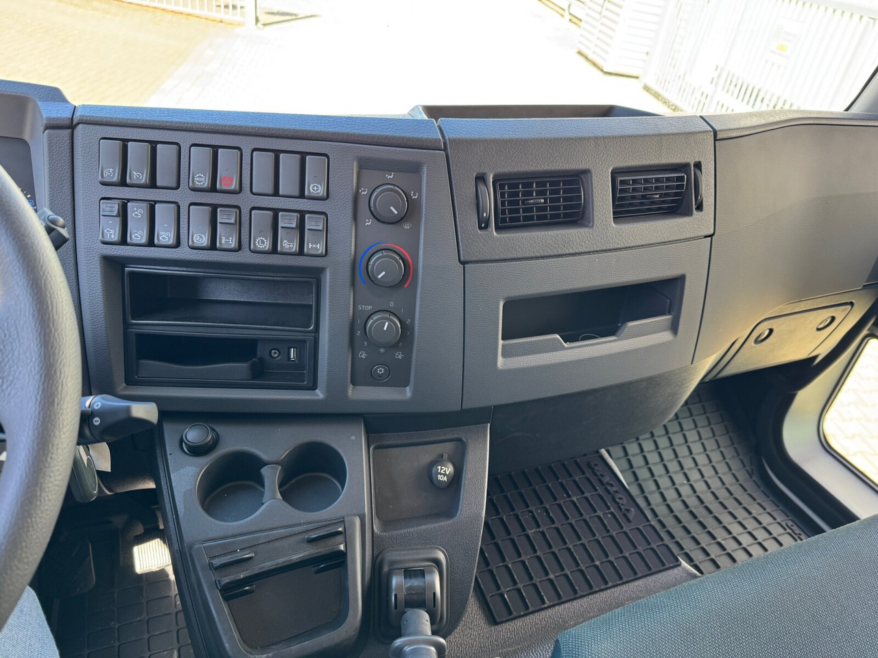 FL 280 4x4 FL 280 4x4 - Camião polibenne: foto 4 FL 280 4x4 FL 280 4x4 - Camião polibenne: foto 4