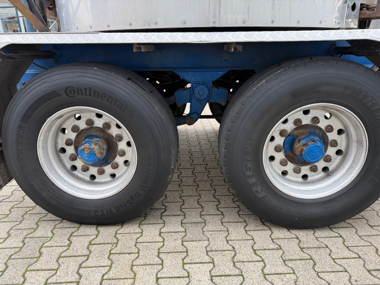 Faehndrich AG TKS-Z13 Asphaltkocher Faehndrich AG TKS-Z13 Asphaltkocher - Distribuidor de asfalto: foto 3 Faehndrich AG TKS-Z13 Asphaltkocher Faehndrich AG TKS-Z13 Asphaltkocher - Distribuidor de asfalto: foto 3