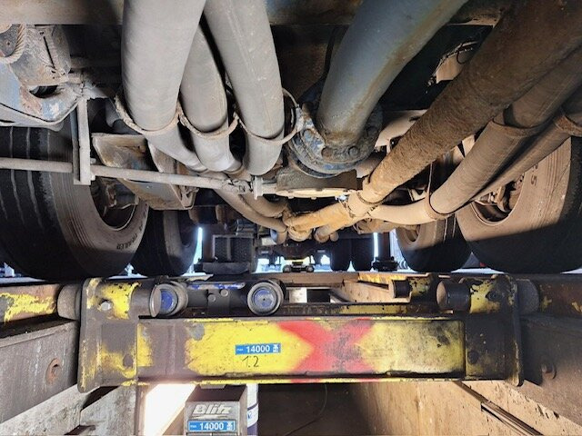 Feldbinder EUT 38.3-3 EUT 38.3-3, Liftachse, 3 Kammern, ca. 38.000l - Semi-reboque silo: foto 4 Feldbinder EUT 38.3-3 EUT 38.3-3, Liftachse, 3 Kammern, ca. 38.000l - Semi-reboque silo: foto 4