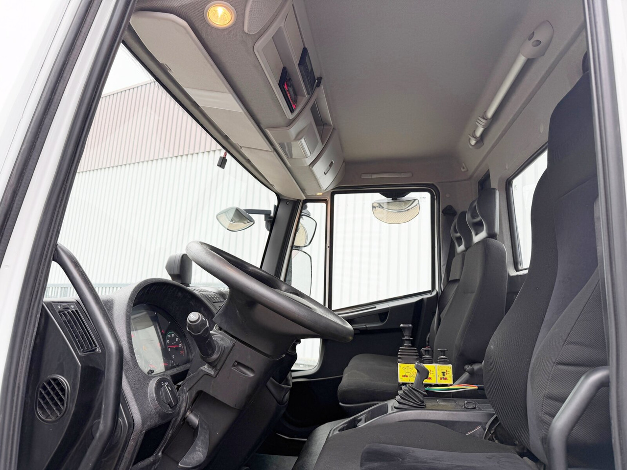 Iveco EuroCargo ML120E22 4x2 EuroCargo ML120E22 4x2, City-Abroller - Camião polibenne: foto 2 Iveco EuroCargo ML120E22 4x2 EuroCargo ML120E22 4x2, City-Abroller - Camião polibenne: foto 2