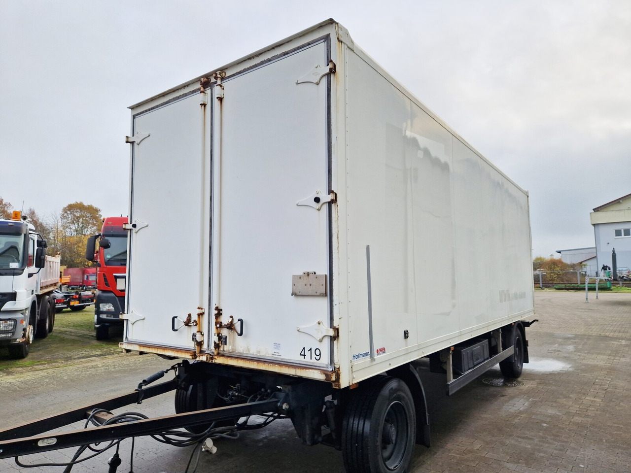 Kleiderkofferanhänger Hofmann, Kleiderkofferanhänger, durchladbar, LBW BÄR, 42 cbm - Reboque furgão: foto 3 Kleiderkofferanhänger Hofmann, Kleiderkofferanhänger, durchladbar, LBW BÄR, 42 cbm - Reboque furgão: foto 3