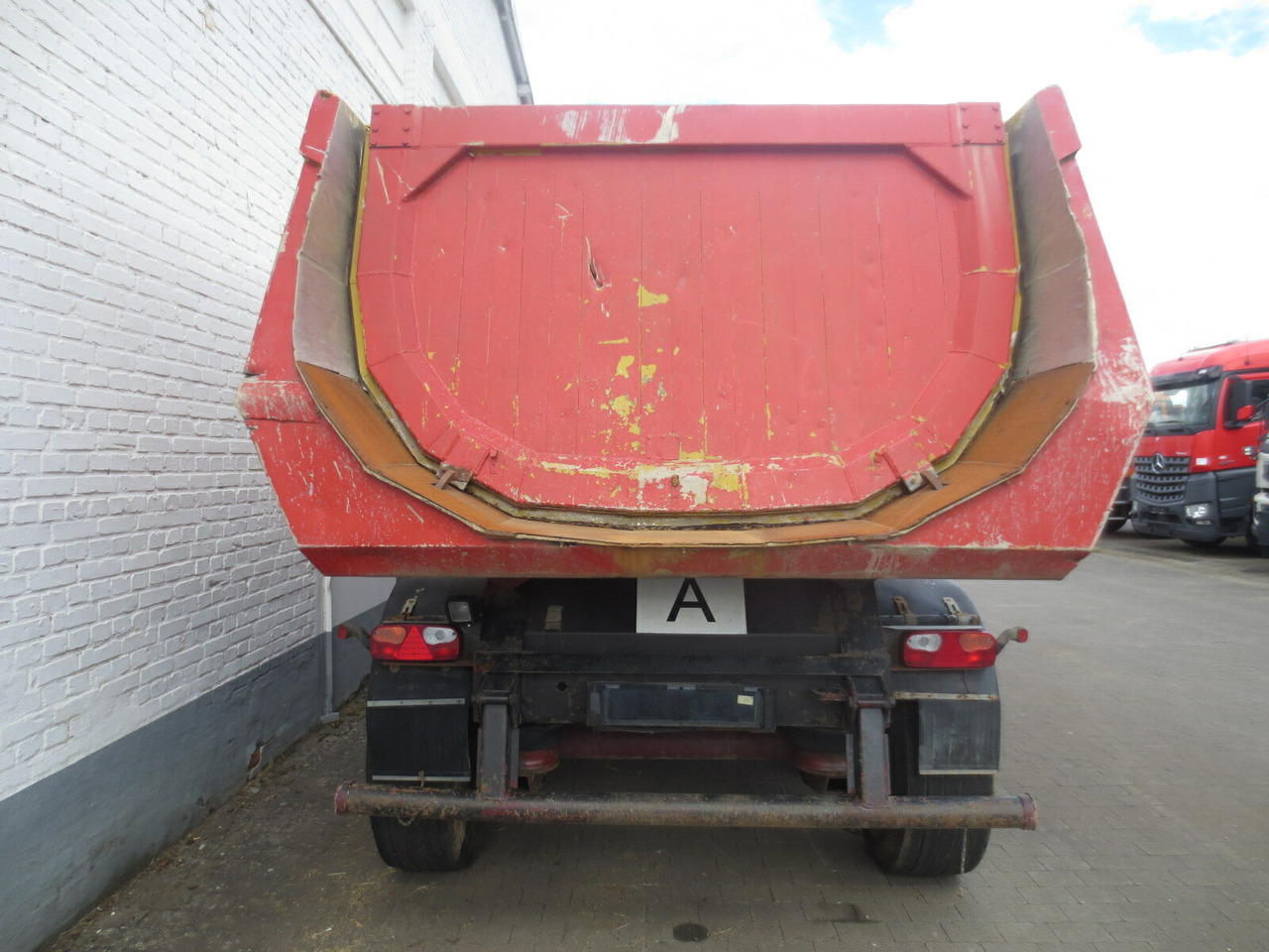 Kögel SKHL 18 SKHL 18 Alu Rundmulde, 24 cbm, Blechboden - Semi-reboque basculante: foto 3 Kögel SKHL 18 SKHL 18 Alu Rundmulde, 24 cbm, Blechboden - Semi-reboque basculante: foto 3