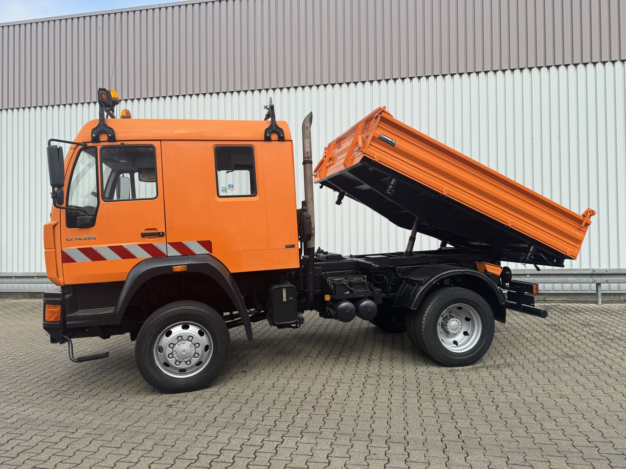 Fotografia de interior 1: Locação financeira de MAN 14.225 LAK 4x4 BB Doka 14.225 LAK 4x4 BB Doka, Winterdienstausstattung MAN 14.225 LAK 4x4 BB Doka 14.225 LAK 4x4 BB Doka, Winterdienstausstattung