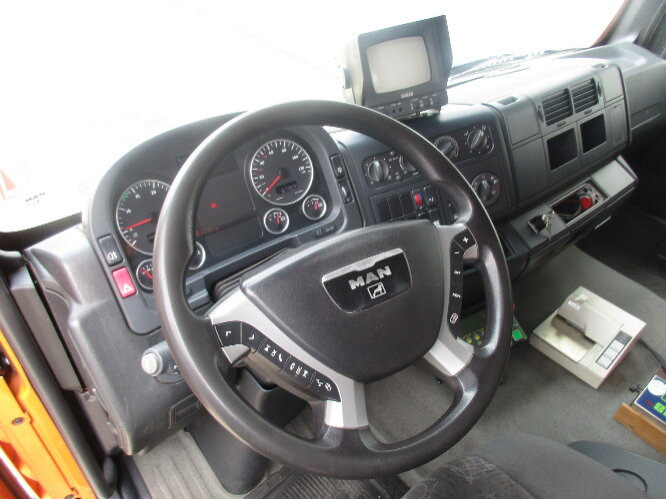 MAN TGA 26.350 6x2-2BL TGA 26.350/400 6x2-2BL FAUN POWER PRESS 524, OHNE MOTOR! - Caminhão de lixo: foto 3 MAN TGA 26.350 6x2-2BL TGA 26.350/400 6x2-2BL FAUN POWER PRESS 524, OHNE MOTOR! - Caminhão de lixo: foto 3