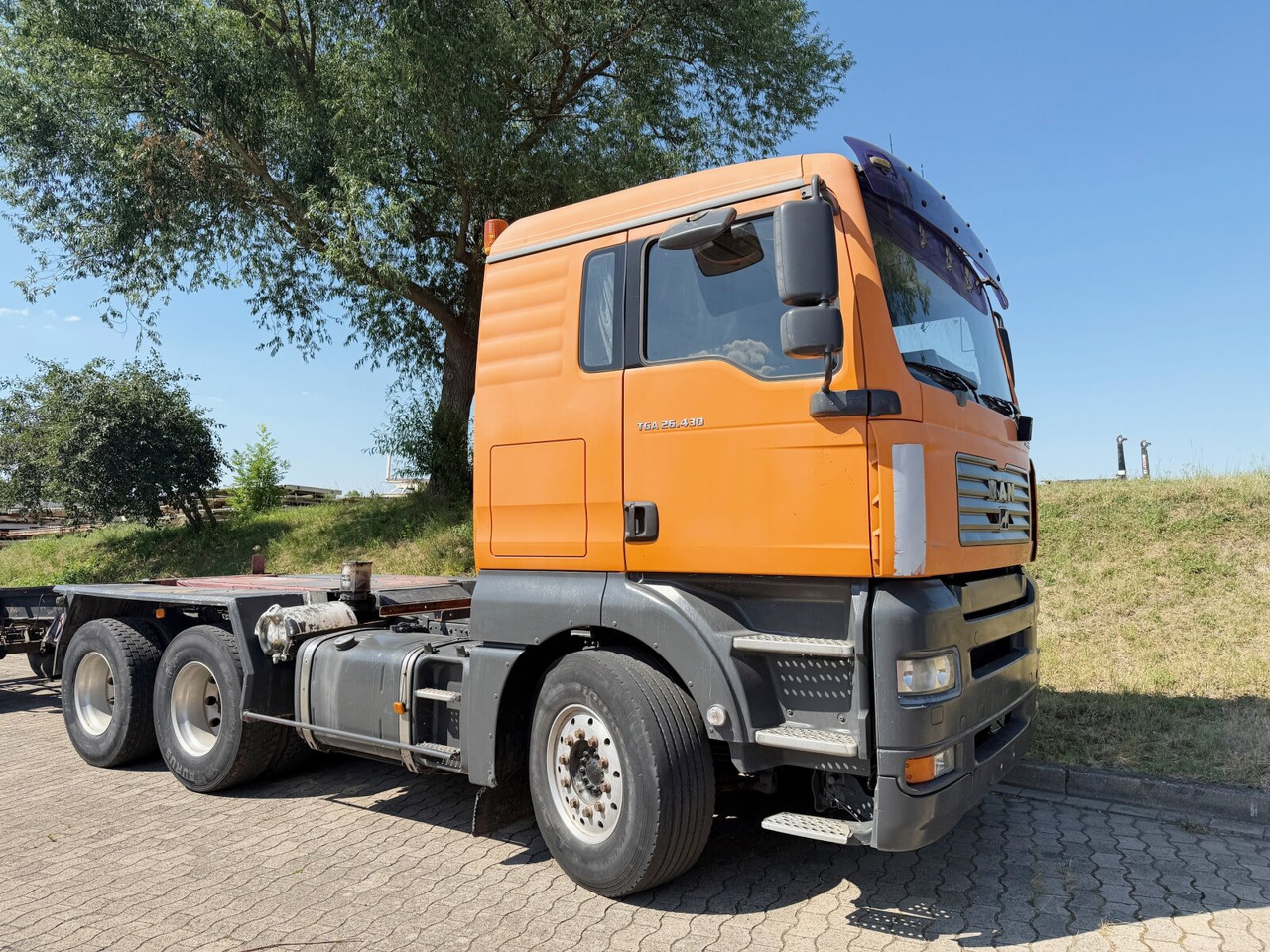 MAN TGA 26.430 6X4 BL TGA 26.430 6X4 BL - Camião chassi: foto 1 MAN TGA 26.430 6X4 BL TGA 26.430 6X4 BL - Camião chassi: foto 1