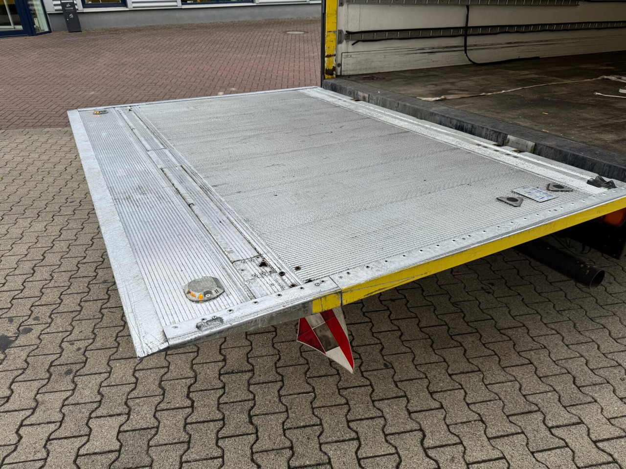 MAN TGL 8.150 4x2 BB TGL 8.150 4x2 BB mit LBW BÄR - Camião furgão: foto 2 MAN TGL 8.150 4x2 BB TGL 8.150 4x2 BB mit LBW BÄR - Camião furgão: foto 2