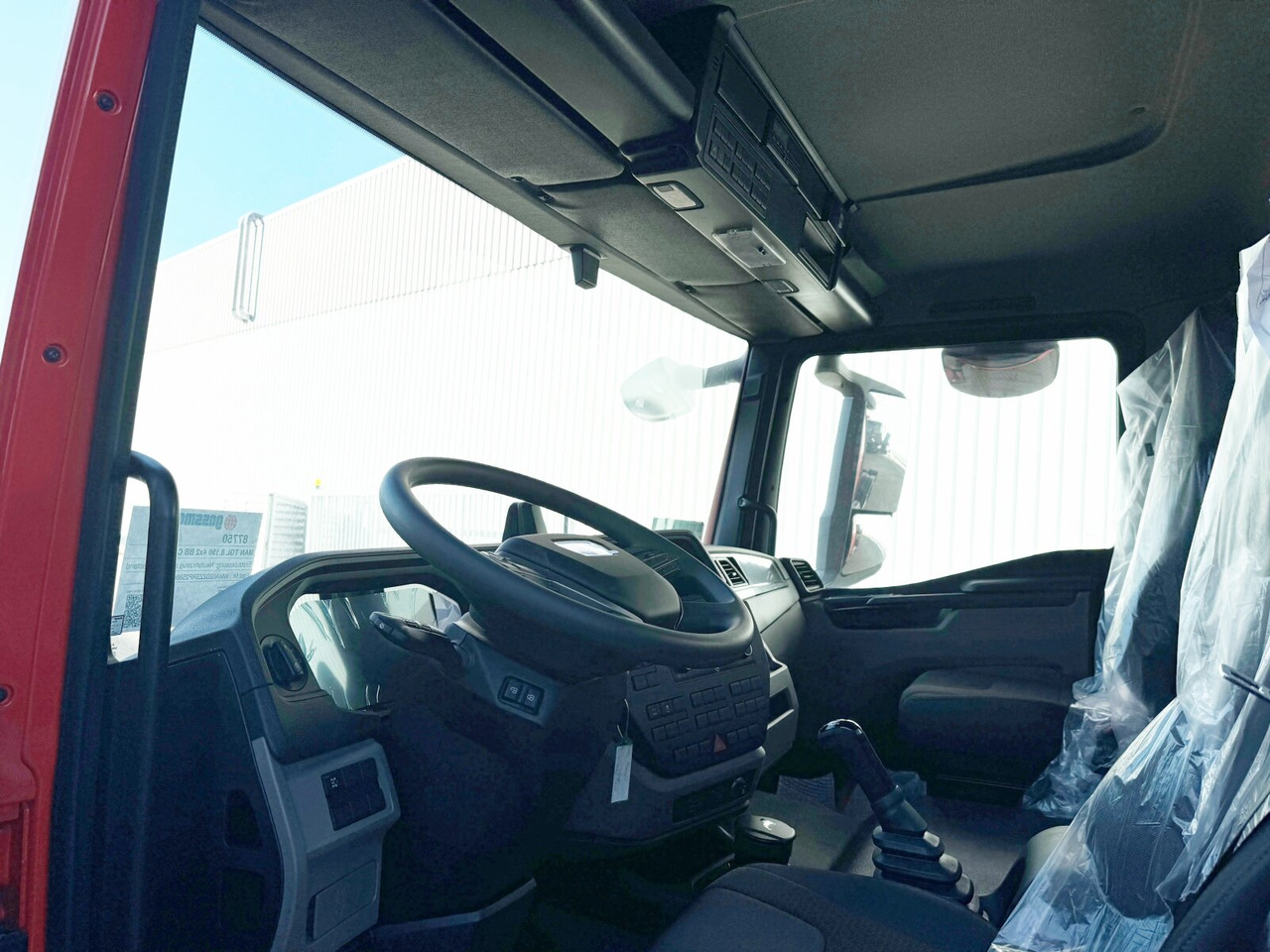 Fotografia de interior 1: Camião chassi novo MAN TGL 8.190 4x2 BB CH TGL 8.190 4x2 BB CH, Nebenantrieb Fotografia de interior 1: Camião chassi novo MAN TGL 8.190 4x2 BB CH TGL 8.190 4x2 BB CH, Nebenantrieb