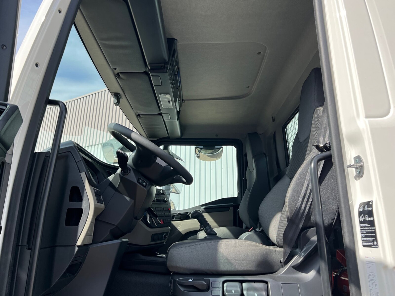 MAN TGM 18.250/340 4x2 BL CH TGM 18.250/340 4x2 BL CH, Funk, 2x VORHANDEN - Camião polibenne: foto 4 MAN TGM 18.250/340 4x2 BL CH TGM 18.250/340 4x2 BL CH, Funk, 2x VORHANDEN - Camião polibenne: foto 4