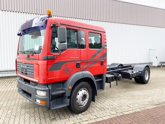 MAN TGM 18.280 4x2 BL Doka TGM 18.280 4x2 BL Doka - Camião chassi: foto 1 MAN TGM 18.280 4x2 BL Doka TGM 18.280 4x2 BL Doka - Camião chassi: foto 1