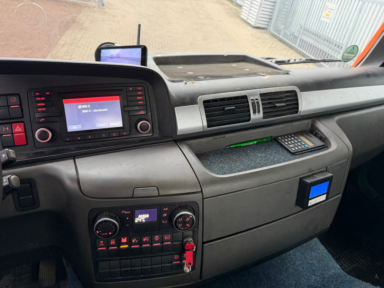 MAN TGM 18.290 4x2 BB TGM 18.290 4x2 BB, Tele-Absetzer - Camião multibenne: foto 4 MAN TGM 18.290 4x2 BB TGM 18.290 4x2 BB, Tele-Absetzer - Camião multibenne: foto 4