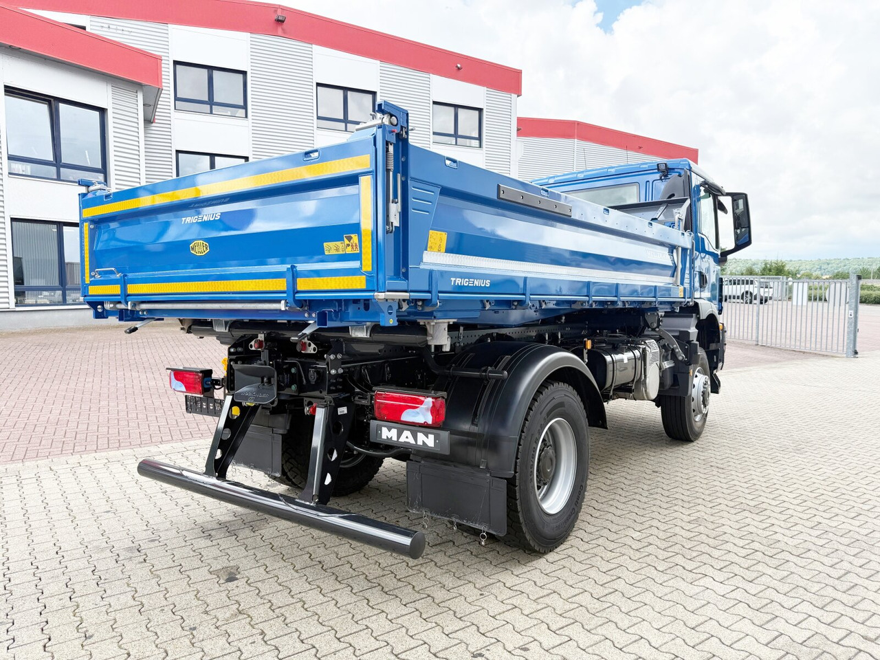 Camião basculante novo MAN TGM 18.320 4x4 BB CH TGM 18.320 4x4 BB CH, Navi, Meiller Trigenius: foto 11