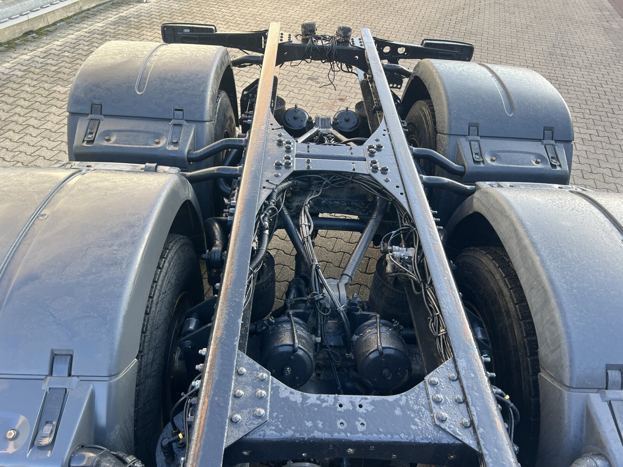 MAN TGS 26.500 6X6 BL TGS 26.500 6X6 BL, Intarder - Camião polibenne: foto 2 MAN TGS 26.500 6X6 BL TGS 26.500 6X6 BL, Intarder - Camião polibenne: foto 2