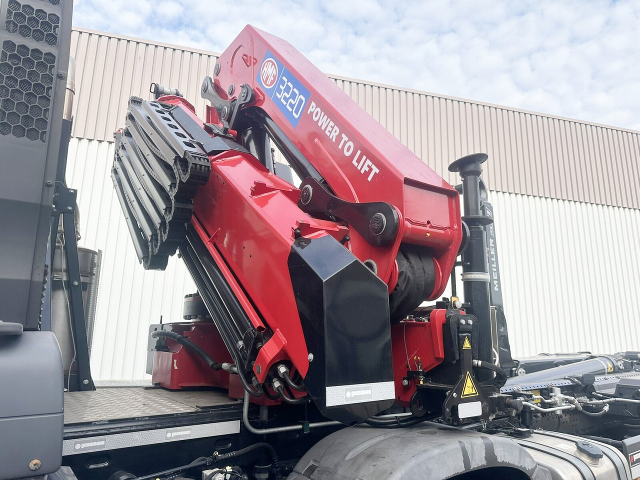 MAN TGS 35.480 8X4 BL TGS 35.480 8X4 BL, Intarder, Kran HMF 3220-K6, 4-fach Abstützung, Funk - Camião polibenne, Camião grua: foto 3 MAN TGS 35.480 8X4 BL TGS 35.480 8X4 BL, Intarder, Kran HMF 3220-K6, 4-fach Abstützung, Funk - Camião polibenne, Camião grua: foto 3