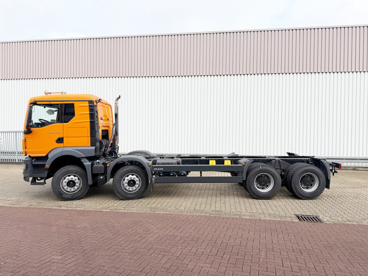 MAN TGS 41.440 8x4 BB CH TGS 41.440 8x4 BB CH, Retarder, MEHRFACH VORHANDEN! - Camião chassi: foto 2 MAN TGS 41.440 8x4 BB CH TGS 41.440 8x4 BB CH, Retarder, MEHRFACH VORHANDEN! - Camião chassi: foto 2
