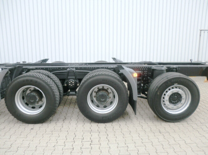 MAN TGS 50.480BB 10x4 TGS 50.480 BB 10x4, 2x VORHANDEN! - Camião chassi: foto 2 MAN TGS 50.480BB 10x4 TGS 50.480 BB 10x4, 2x VORHANDEN! - Camião chassi: foto 2