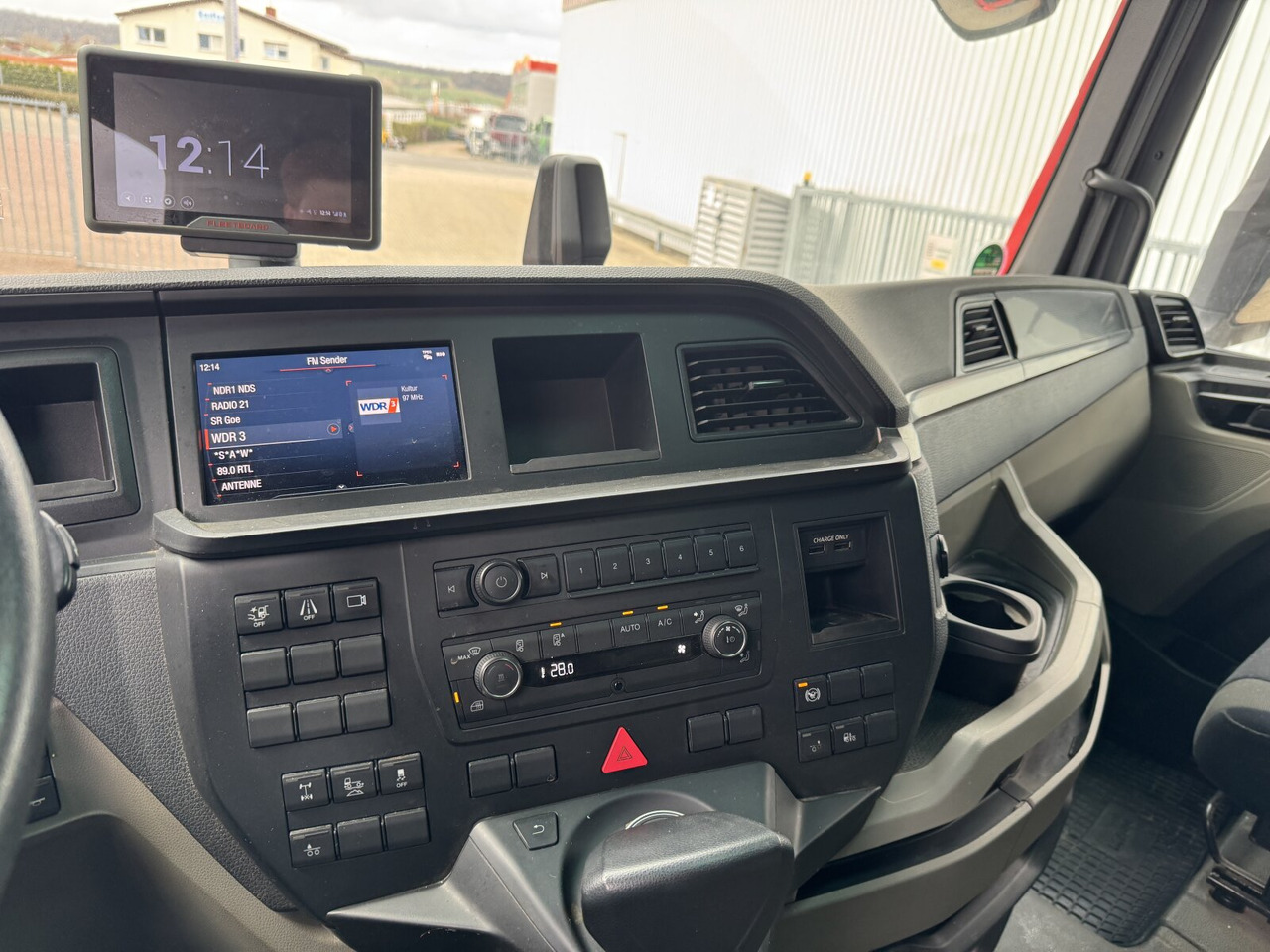 MAN TGX 26.470 6X2-4 BL TGX 26.470 6X2-4 BL, VDL 21-S 6200 Abrollkipper bis 7 m, , Lenk-/Liftachse, XLX-Fahrerhaus, Funk - Camião polibenne: foto 4 MAN TGX 26.470 6X2-4 BL TGX 26.470 6X2-4 BL, VDL 21-S 6200 Abrollkipper bis 7 m, , Lenk-/Liftachse, XLX-Fahrerhaus, Funk - Camião polibenne: foto 4