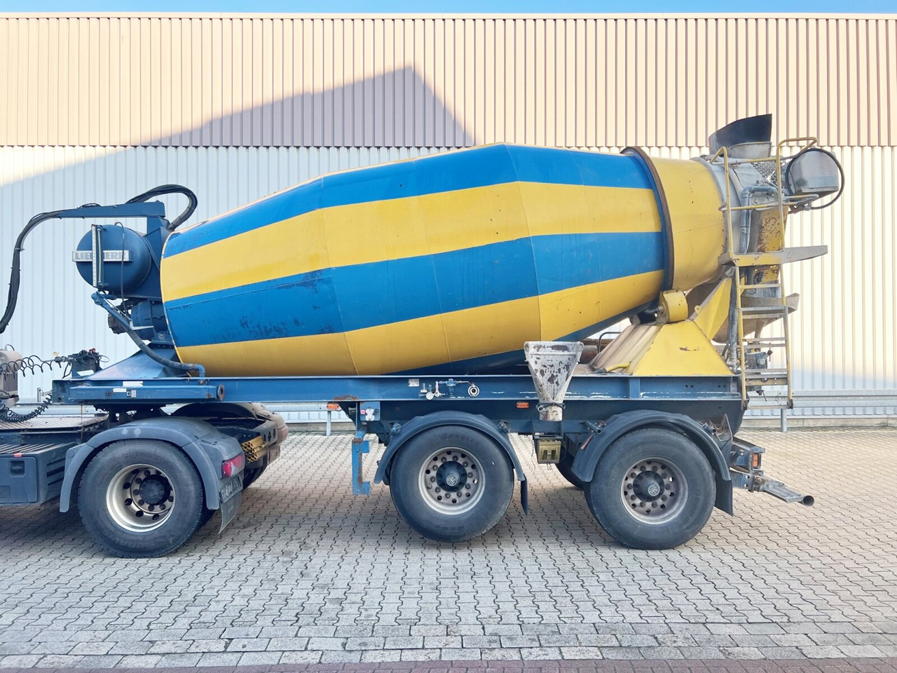 MÜLLER MITTELTAL SF 32 BM/BS mit LIEBHERR Betonmischer ca. 10m³ MÜLLER MITTELTAL SF 32 BM/BS mit LIEBHERR Betonmischer ca. 10m³, Liftachse - Semi-reboque betoneira: foto 4 MÜLLER MITTELTAL SF 32 BM/BS mit LIEBHERR Betonmischer ca. 10m³ MÜLLER MITTELTAL SF 32 BM/BS mit LIEBHERR Betonmischer ca. 10m³, Liftachse - Semi-reboque betoneira: foto 4