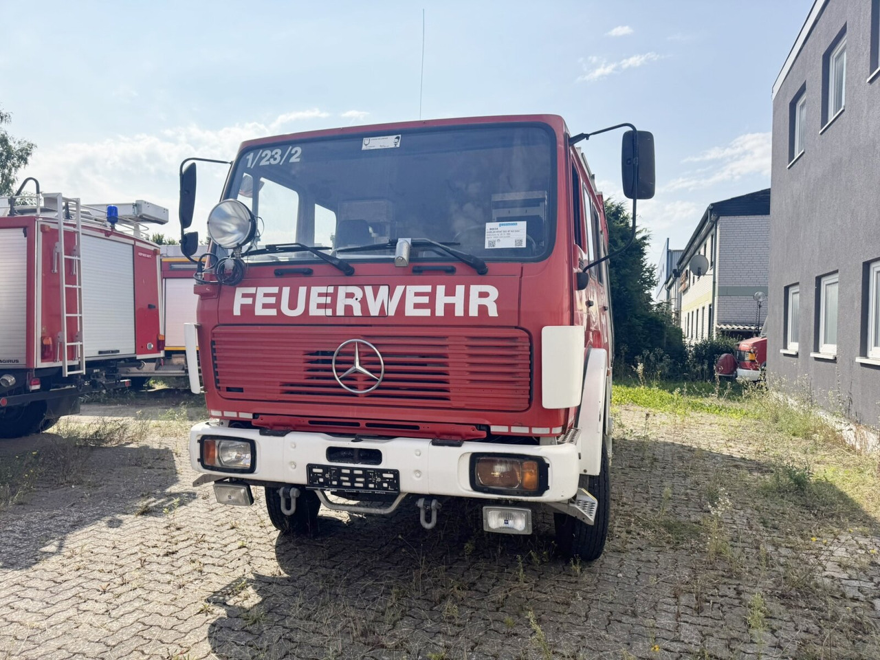 Mercedes-Benz 1222 AF 4x4 Doka 1222 AF 4x4 Doka, TLF 16/25 - Carro de bombeiro: foto 1 Mercedes-Benz 1222 AF 4x4 Doka 1222 AF 4x4 Doka, TLF 16/25 - Carro de bombeiro: foto 1