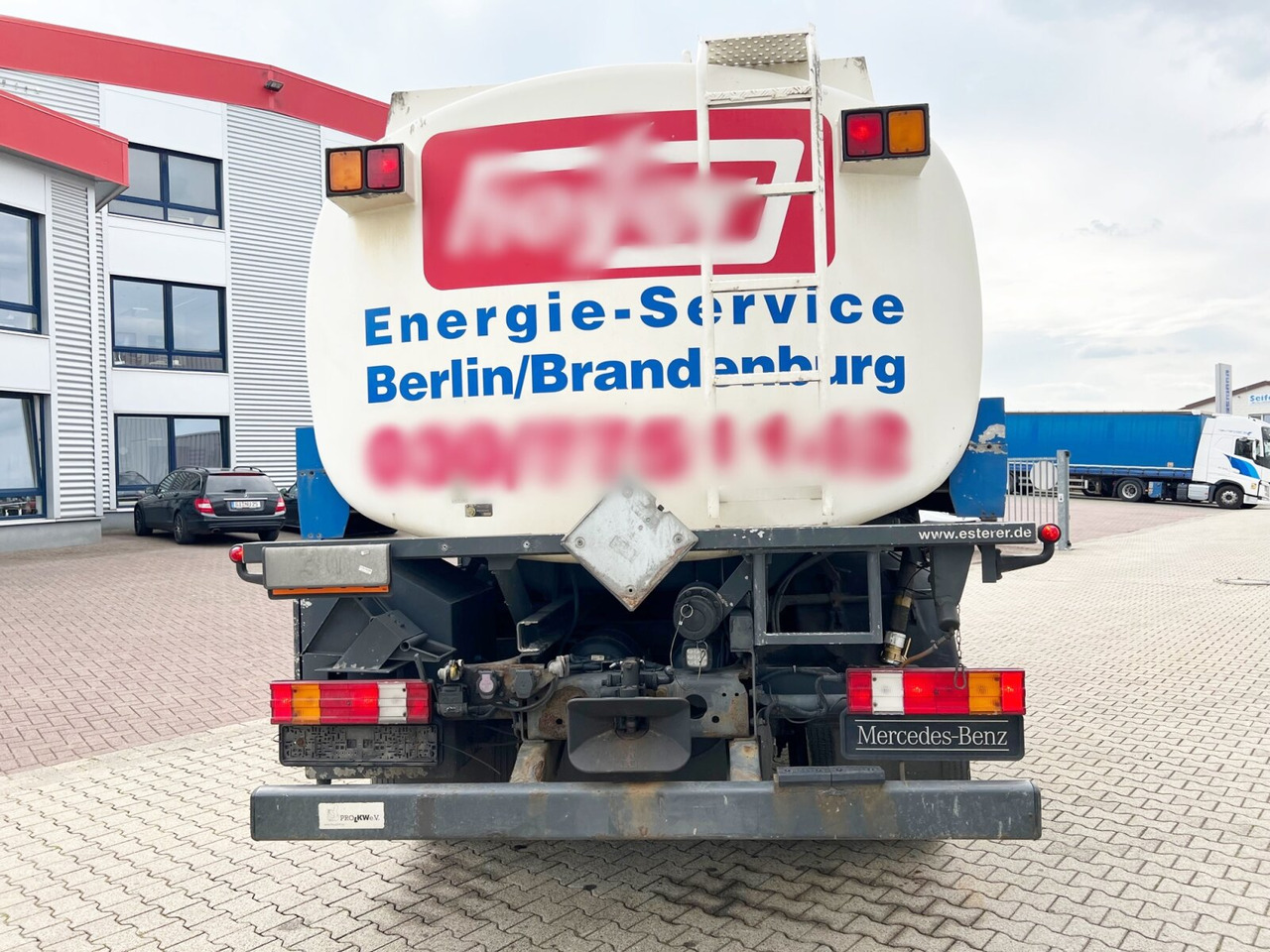 Mercedes-Benz Actros 1841 L 4x2 Actros 1841 L 4x2, Esterer-Tankaufbau, 3 Kammern, 14.000l, ADR - Camião cisterna: foto 2 Mercedes-Benz Actros 1841 L 4x2 Actros 1841 L 4x2, Esterer-Tankaufbau, 3 Kammern, 14.000l, ADR - Camião cisterna: foto 2