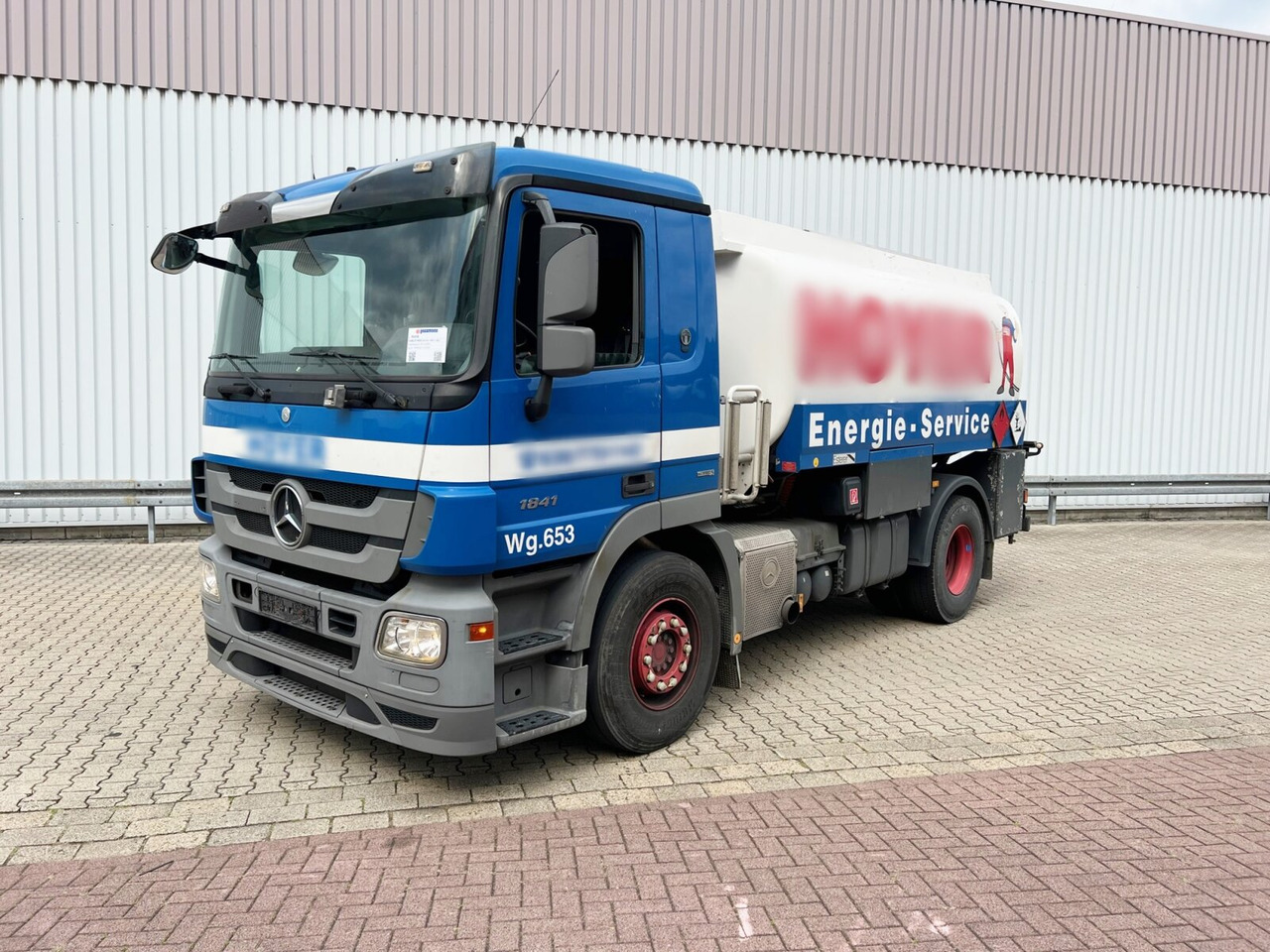Mercedes-Benz Actros 1841 L 4x2 Actros 1841 L 4x2, Esterer-Tankaufbau, 3 Kammern, 14.000l, ADR - Camião cisterna: foto 1 Mercedes-Benz Actros 1841 L 4x2 Actros 1841 L 4x2, Esterer-Tankaufbau, 3 Kammern, 14.000l, ADR - Camião cisterna: foto 1