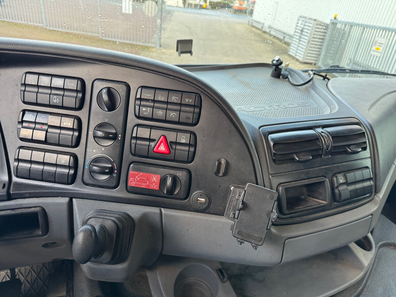 Mercedes-Benz Actros 2541 L 6x2 Actros 2541 L 6x2, Lenkachse, Meiller RK 20.65, Kran Palfinger PK 14002-EH, Funk - Camião polibenne, Camião grua: foto 4 Mercedes-Benz Actros 2541 L 6x2 Actros 2541 L 6x2, Lenkachse, Meiller RK 20.65, Kran Palfinger PK 14002-EH, Funk - Camião polibenne, Camião grua: foto 4