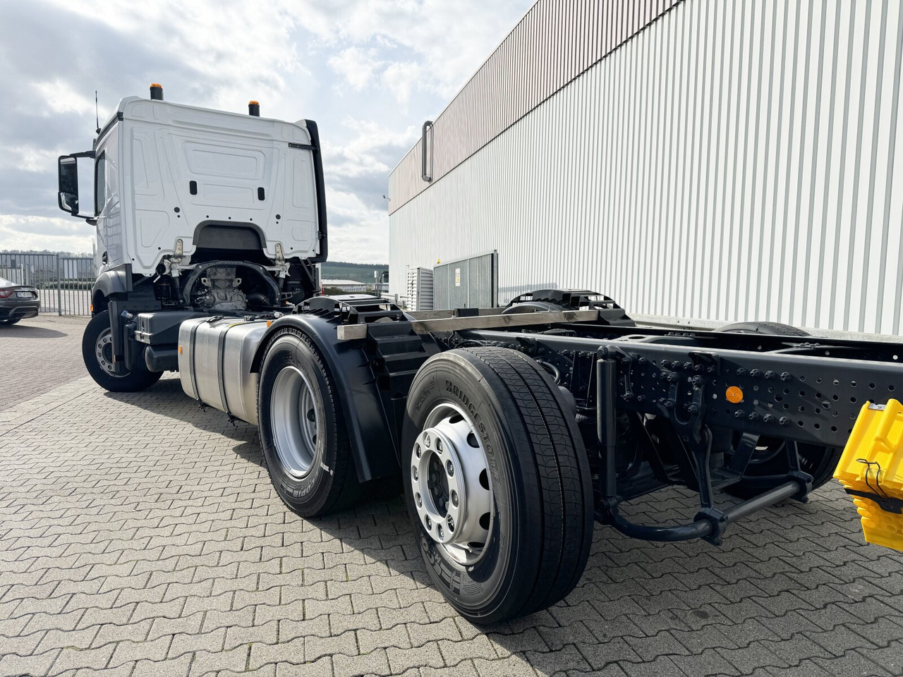 Mercedes-Benz Actros 2545 L 6x2 Actros 2545 L 6x2, Lenk-/Liftachse, MultimediaCockpit - Camião chassi: foto 2 Mercedes-Benz Actros 2545 L 6x2 Actros 2545 L 6x2, Lenk-/Liftachse, MultimediaCockpit - Camião chassi: foto 2