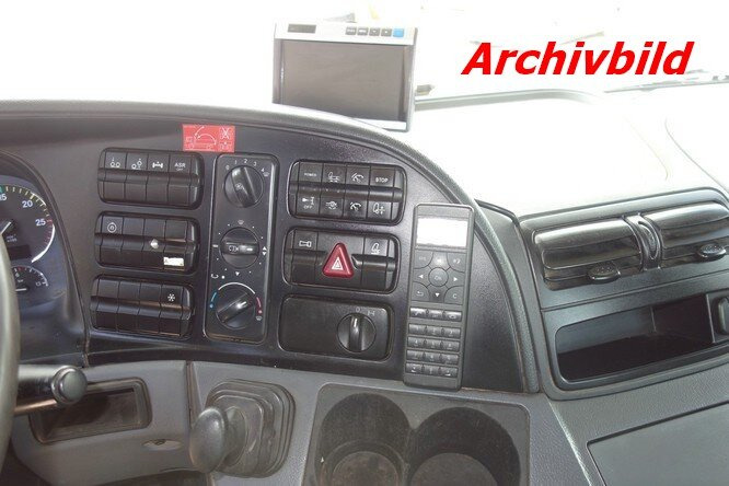 Mercedes-Benz Actros 2551 L 6x2 Actros 2551L/6x2, Lenk-Liftachse V 8 Motor - Camião chassi: foto 4 Mercedes-Benz Actros 2551 L 6x2 Actros 2551L/6x2, Lenk-Liftachse V 8 Motor - Camião chassi: foto 4