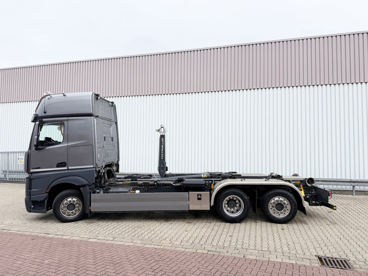 Mercedes-Benz Actros 2552 L 6x2 Actros 2552 L 6x2, Lenk/Lift, Retarder, GigaSpace, LED, Motorabtrieb, Meiller Tectrum, Funk - Camião polibenne: foto 2 Mercedes-Benz Actros 2552 L 6x2 Actros 2552 L 6x2, Lenk/Lift, Retarder, GigaSpace, LED, Motorabtrieb, Meiller Tectrum, Funk - Camião polibenne: foto 2