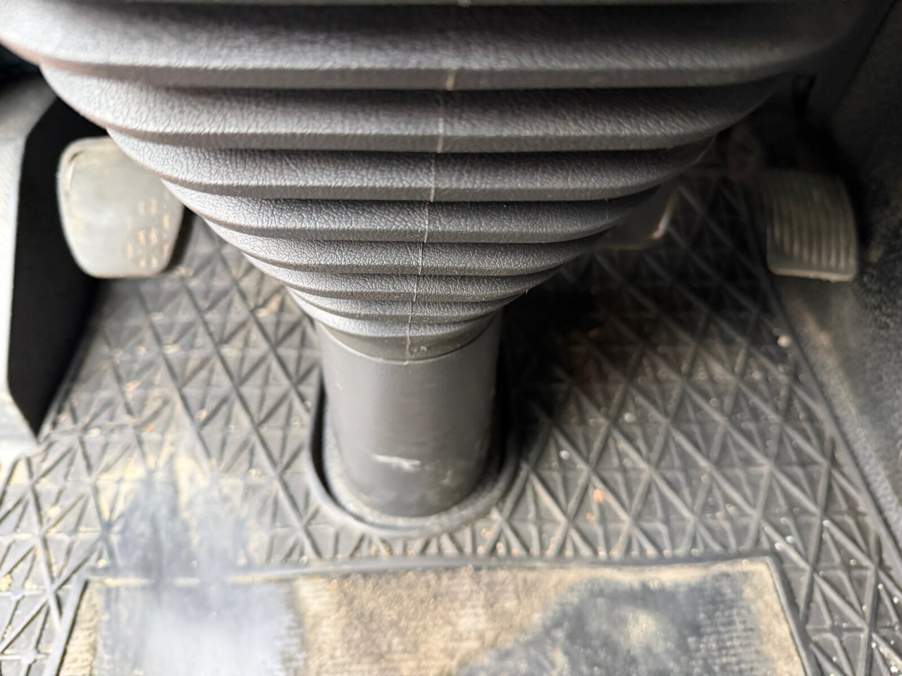 Mercedes-Benz Actros 2641 6x4 Actros 2641 6x4 - Camião polibenne: foto 5 Mercedes-Benz Actros 2641 6x4 Actros 2641 6x4 - Camião polibenne: foto 5