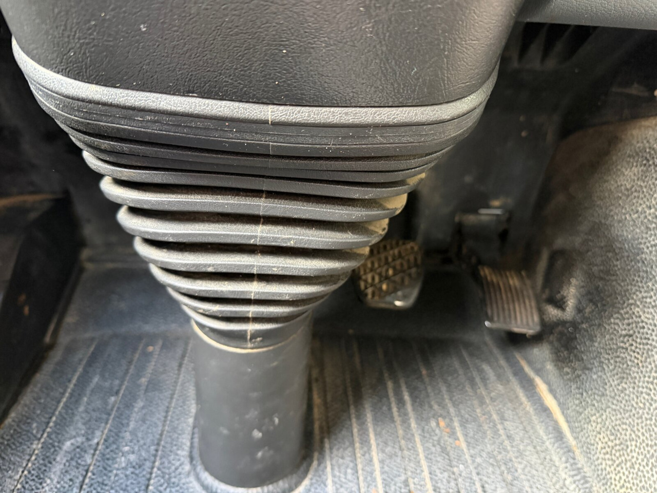 Mercedes-Benz Actros 2644 L 6x4 Actros 2644 L 6x4 - Camião polibenne: foto 3 Mercedes-Benz Actros 2644 L 6x4 Actros 2644 L 6x4 - Camião polibenne: foto 3