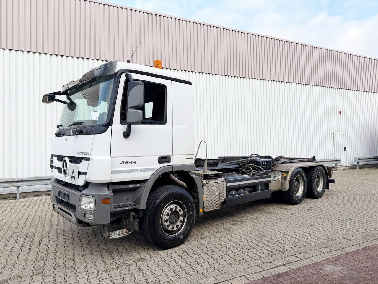 Mercedes-Benz Actros 2644 L 6x4 Actros 2644 L 6x4 - Camião chassi: foto 1 Mercedes-Benz Actros 2644 L 6x4 Actros 2644 L 6x4 - Camião chassi: foto 1