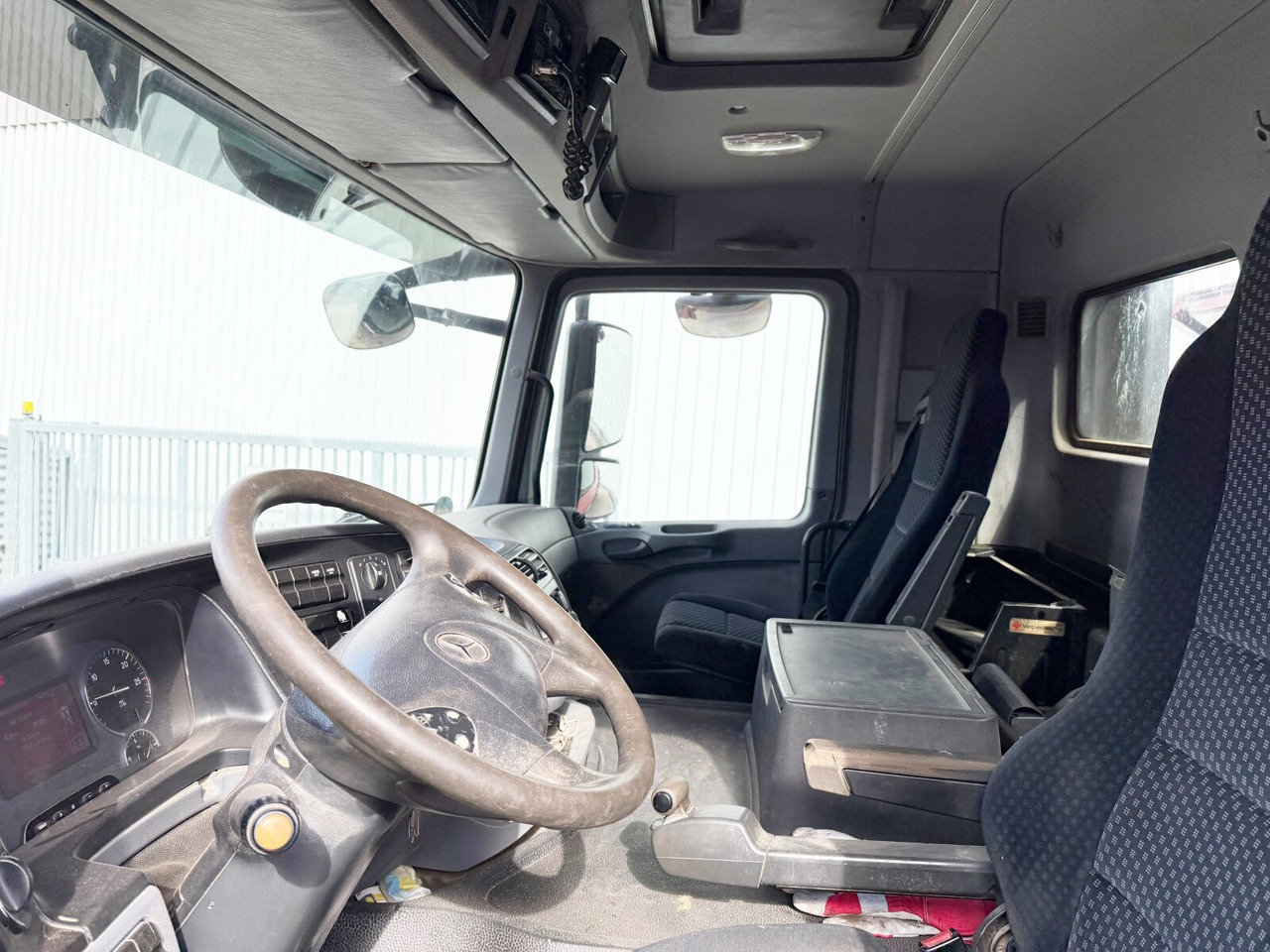 Mercedes-Benz Actros 2646 K 6x4 Actros 2646 K 6x4, Retarder, Bordmatik - Camião basculante: foto 4 Mercedes-Benz Actros 2646 K 6x4 Actros 2646 K 6x4, Retarder, Bordmatik - Camião basculante: foto 4