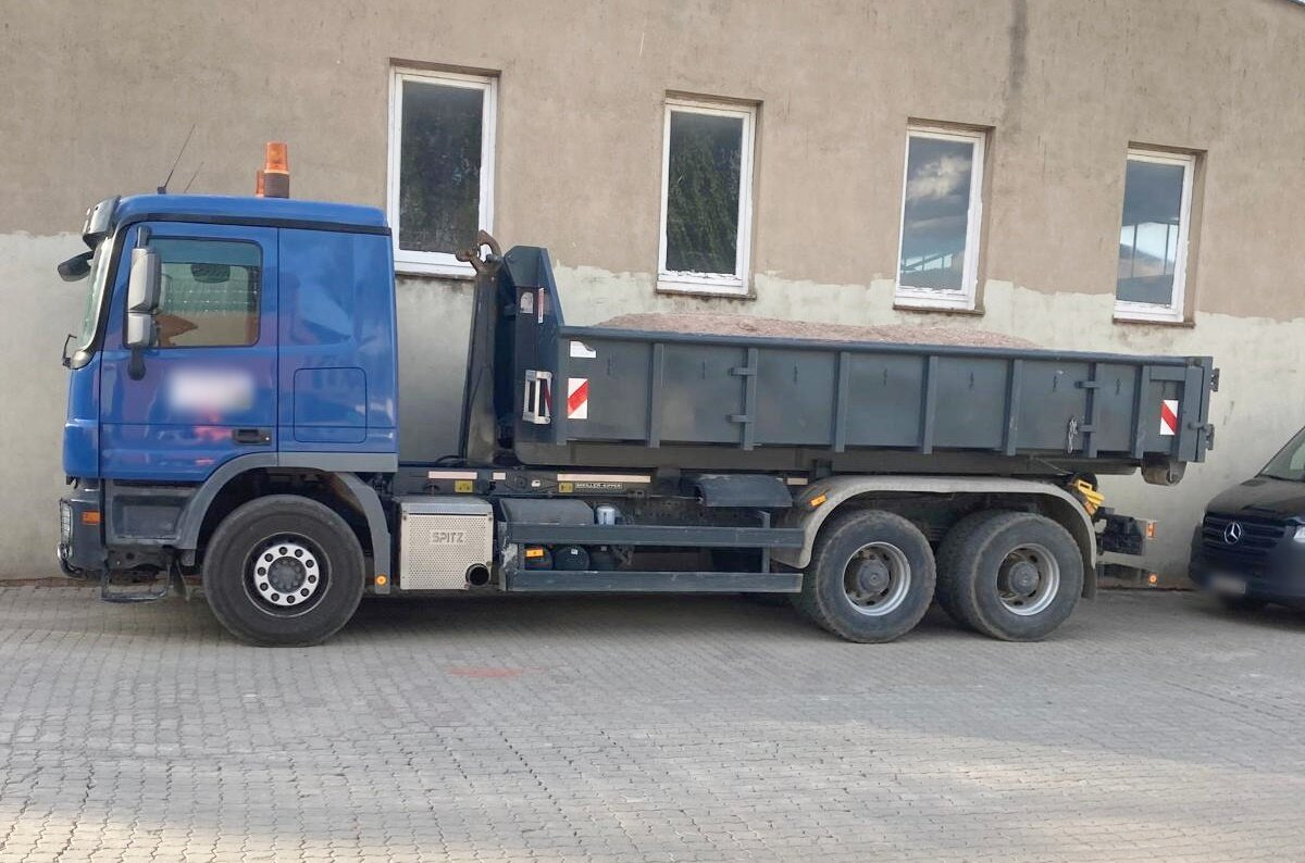 Mercedes-Benz Actros 3346 6x4 Actros 3346 6x4, Retarder - Camião polibenne: foto 1 Mercedes-Benz Actros 3346 6x4 Actros 3346 6x4, Retarder - Camião polibenne: foto 1