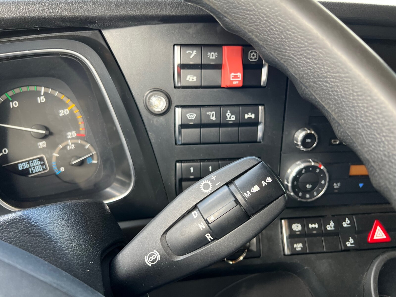 Camião chassi Mercedes-Benz Actros 3551 L 8x2/4 Actros 3551 L 8x2/4, Vorlauflenkachse, Doppelbereifte Nachlaufliftachse: foto 6