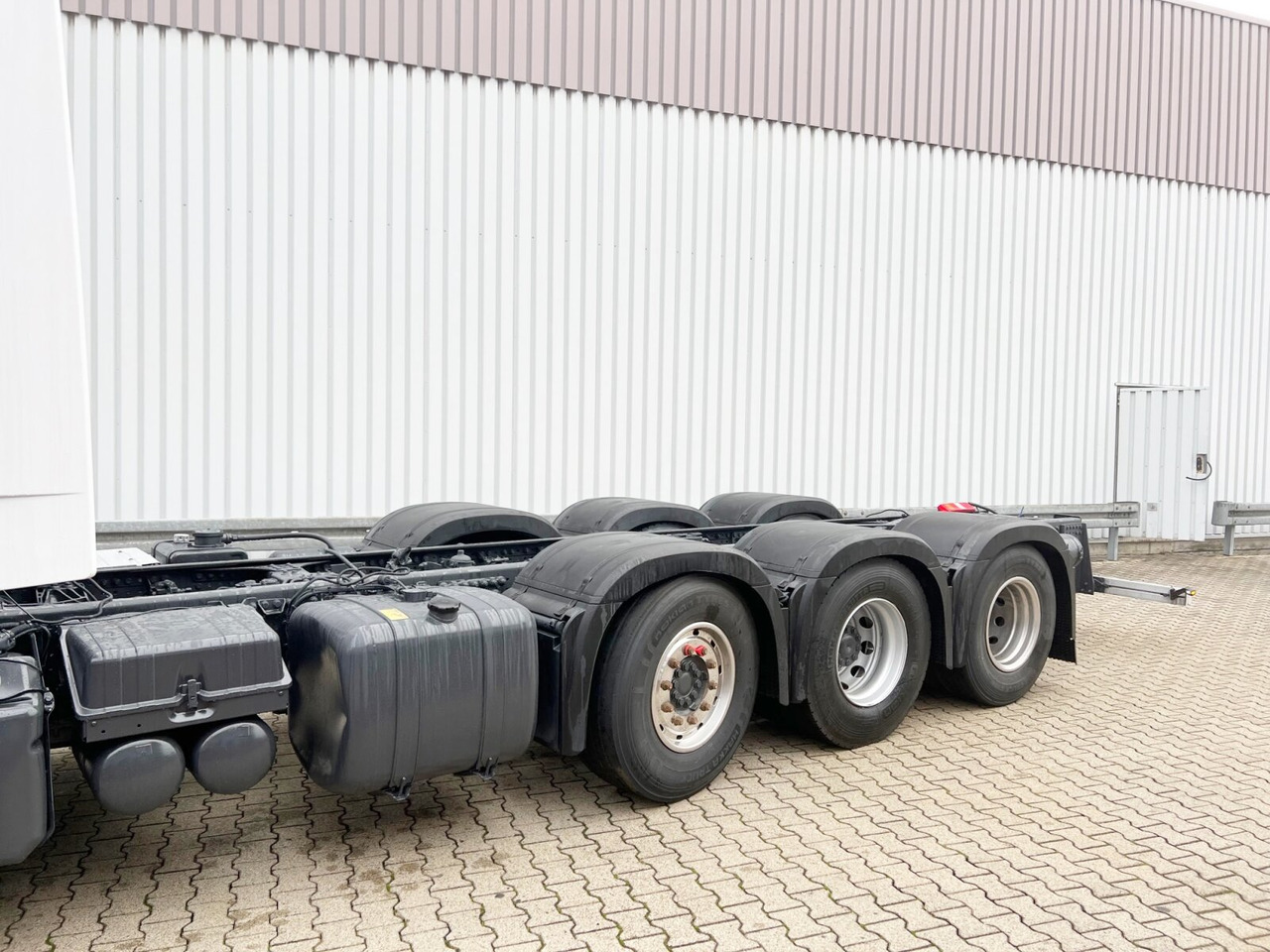 Camião chassi Mercedes-Benz Actros 3551 L 8x2/4 Actros 3551 L 8x2/4, Vorlauflenkachse, Doppelbereifte Nachlaufliftachse: foto 14