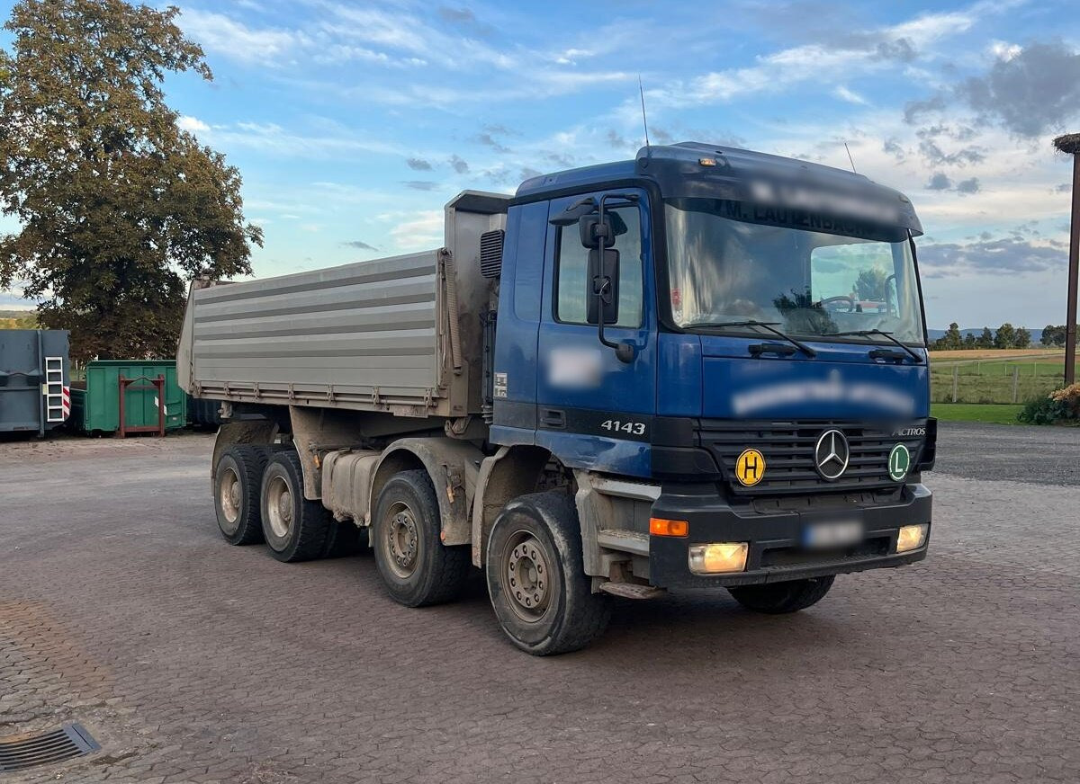 Mercedes-Benz Actros 4140 8x4/4 Actros 4140 8x4/4, Alu-Bordwände - Camião basculante: foto 2 Mercedes-Benz Actros 4140 8x4/4 Actros 4140 8x4/4, Alu-Bordwände - Camião basculante: foto 2