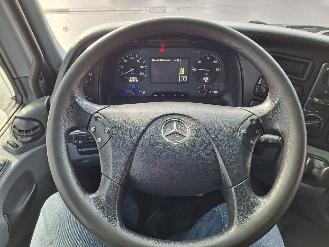 Mercedes-Benz Actros 4146 K 8x4/4 Actros 4146 K 8x4/4, Retarder, Kran Hiab XS 477 E-7 HiPro, Flyjib, Seilwinde, Funk - Camião polibenne, Camião grua: foto 4 Mercedes-Benz Actros 4146 K 8x4/4 Actros 4146 K 8x4/4, Retarder, Kran Hiab XS 477 E-7 HiPro, Flyjib, Seilwinde, Funk - Camião polibenne, Camião grua: foto 4