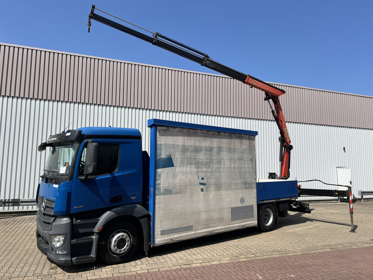 Mercedes-Benz Antos 1836 L 4x2 Antos 1836 L 4x2, Glastransporter, Heckkran Palfinger Pk 12002-EH, Funk - Camião grua: foto 1 Mercedes-Benz Antos 1836 L 4x2 Antos 1836 L 4x2, Glastransporter, Heckkran Palfinger Pk 12002-EH, Funk - Camião grua: foto 1