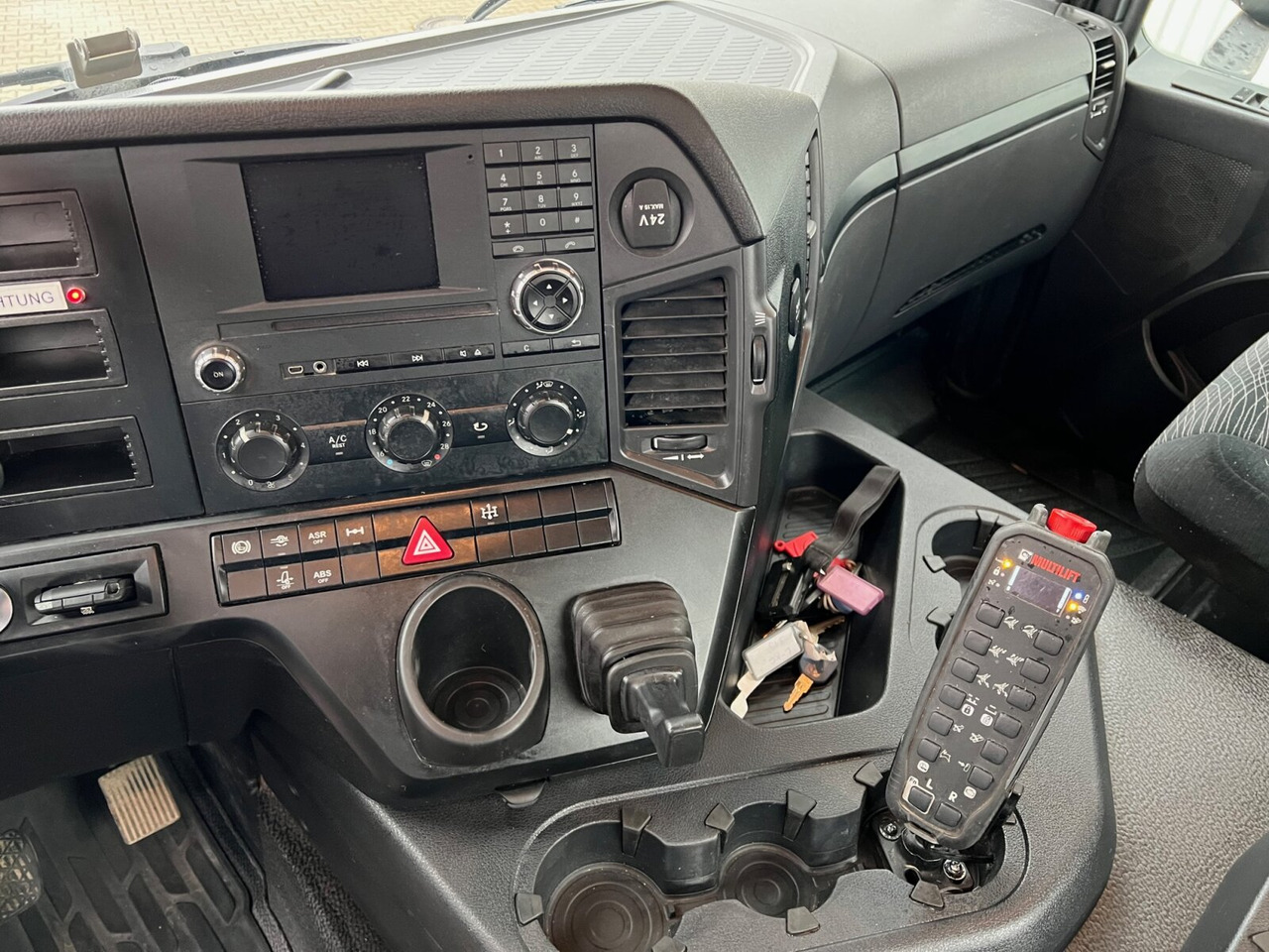 Mercedes-Benz Arocs 1830 K 4x2 Arocs 1830 K 4x2, Funk - Camião multibenne: foto 5 Mercedes-Benz Arocs 1830 K 4x2 Arocs 1830 K 4x2, Funk - Camião multibenne: foto 5