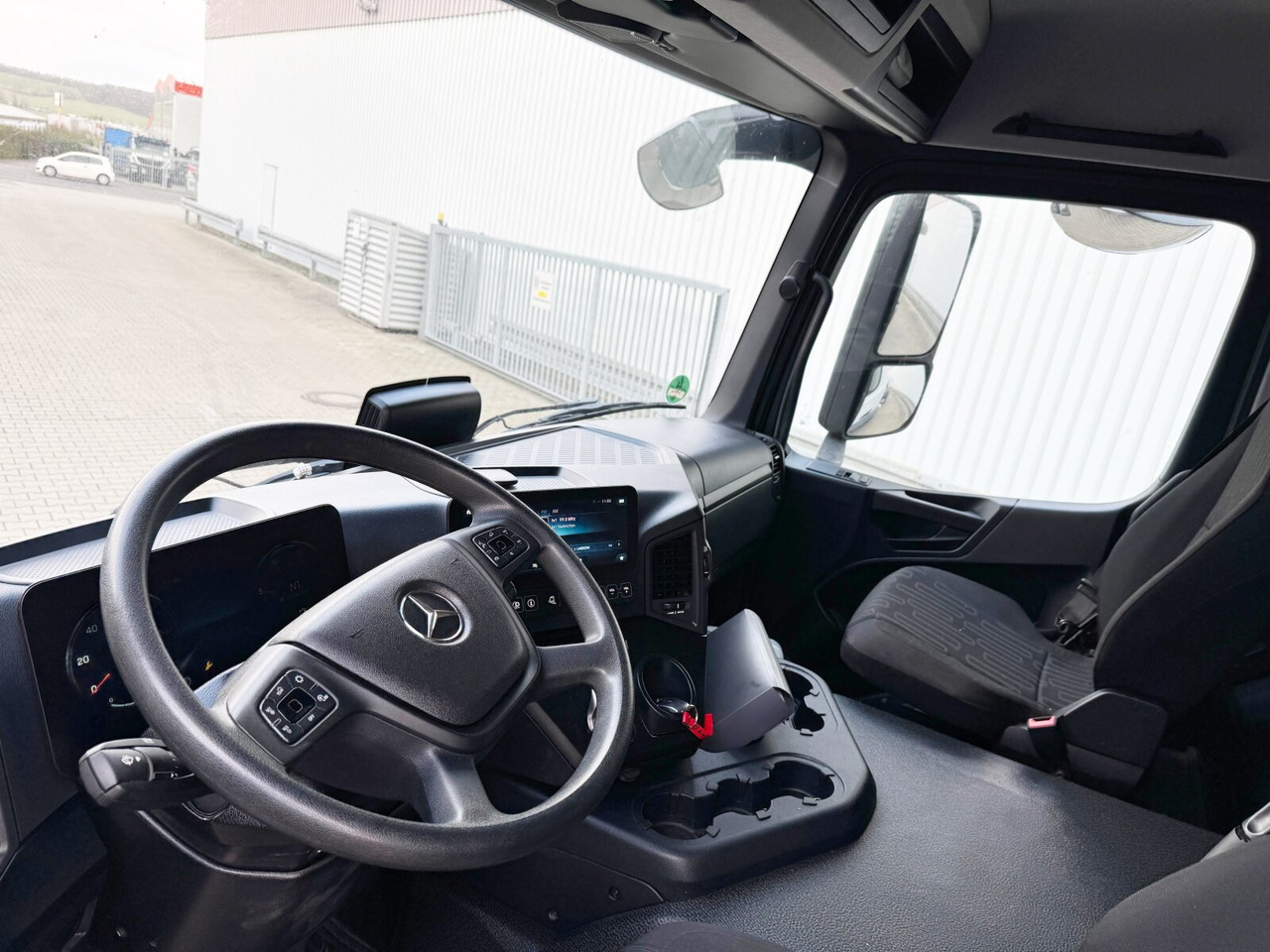 Camião transporte de veículos Mercedes-Benz Arocs 1840 L 4x2 Arocs 1840 L 4x2, MultimediaCockpit, Navi: foto 15 Camião transporte de veículos Mercedes-Benz Arocs 1840 L 4x2 Arocs 1840 L 4x2, MultimediaCockpit, Navi: foto 15