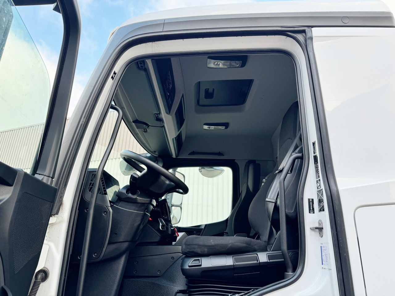 Camião transporte de veículos Mercedes-Benz Arocs 1840 L 4x2 Arocs 1840 L 4x2, MultimediaCockpit, Navi: foto 14 Camião transporte de veículos Mercedes-Benz Arocs 1840 L 4x2 Arocs 1840 L 4x2, MultimediaCockpit, Navi: foto 14