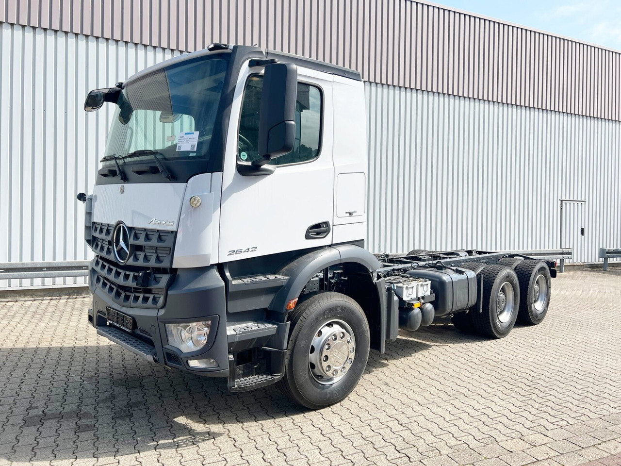 Mercedes-Benz Arocs 2642/45 K 6x4 Arocs 2642/45 K 6x4, Retarder, Motorabtrieb - Camião chassi: foto 1 Mercedes-Benz Arocs 2642/45 K 6x4 Arocs 2642/45 K 6x4, Retarder, Motorabtrieb - Camião chassi: foto 1